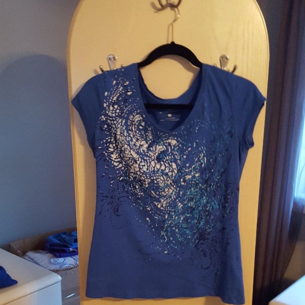 Blue, exquisitely designed Top